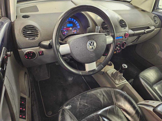 Volkswagen new beetle cabriolet 1.6 highline, 28-hvk-8 - afbeelding 6 van  9