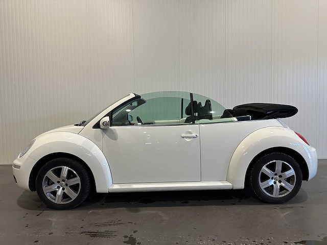 Volkswagen new beetle cabriolet 2.0 highline 45-gfz-6 nieuwe apk - afbeelding 8 van  19