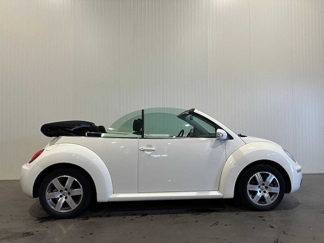 Volkswagen new beetle cabriolet 2.0 highline 45-gfz-6 nieuwe apk - afbeelding 16 van  19