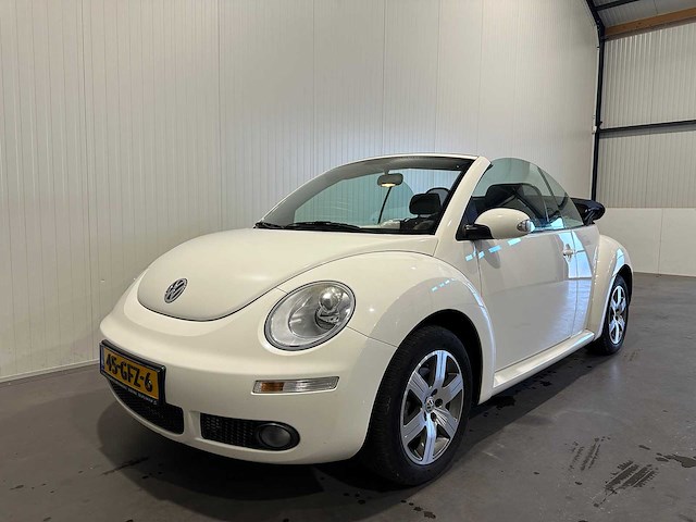 Volkswagen new beetle cabriolet 2.0 highline 45-gfz-6 - afbeelding 1 van  30