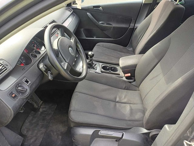 Volkswagen passat - 1.6 fsi trendline, 90-rt-vh - afbeelding 3 van  7