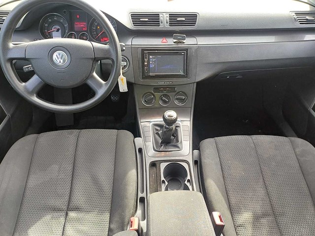 Volkswagen passat - 1.6 fsi trendline, 90-rt-vh - afbeelding 5 van  16