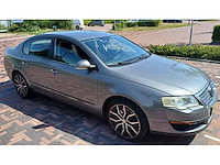 Volkswagen passat - 1.6 fsi trendline, 90-rt-vh - afbeelding 2 van  16