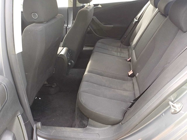Volkswagen passat - 1.6 fsi trendline, 90-rt-vh - afbeelding 8 van  16