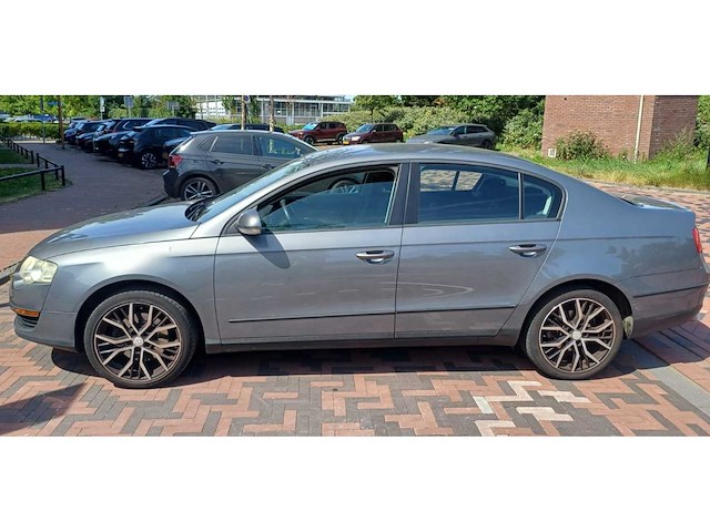 Volkswagen passat - 1.6 fsi trendline, 90-rt-vh - afbeelding 16 van  16