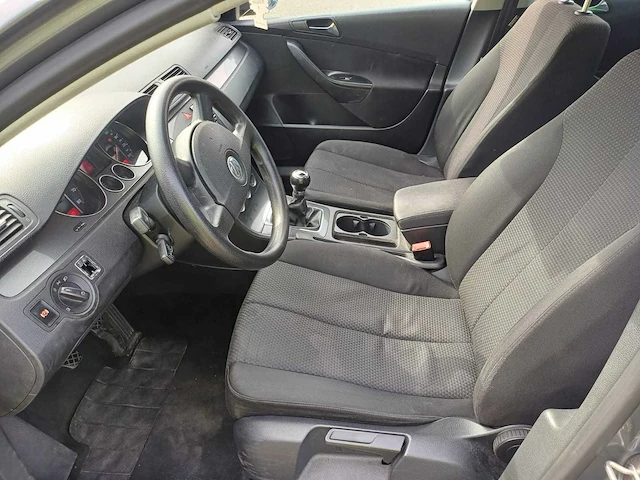 Volkswagen passat - 1.6 fsi trendline, 90-rt-vh - afbeelding 4 van  16