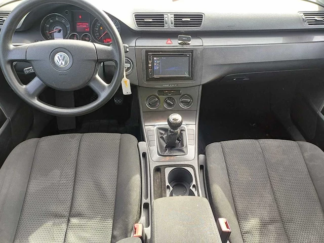 Volkswagen passat - 1.6 fsi trendline, 90-rt-vh - afbeelding 5 van  16