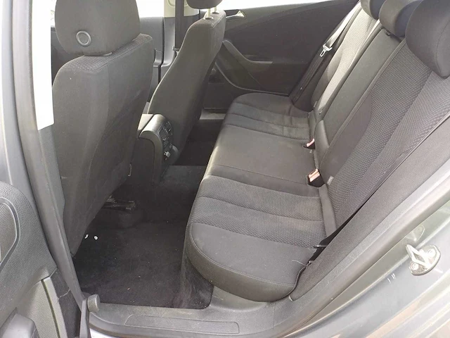 Volkswagen passat - 1.6 fsi trendline, 90-rt-vh - afbeelding 8 van  16