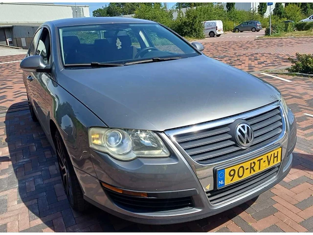 Volkswagen passat - 1.6 fsi trendline, 90-rt-vh - afbeelding 11 van  16