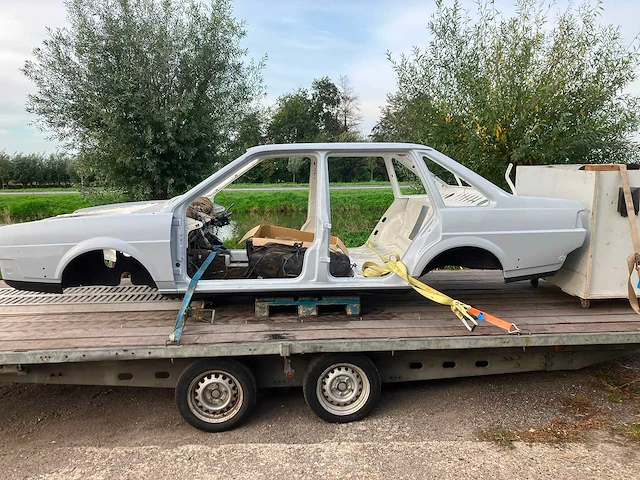 Volkswagen passat 1.6 d oldtimer - afbeelding 1 van  16