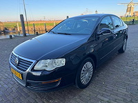 Volkswagen passat 1.6 fsi trendline, 02-sb-lk - afbeelding 1 van  15