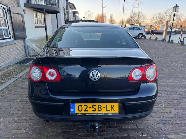 Volkswagen passat 1.6 fsi trendline, 02-sb-lk - afbeelding 10 van  14