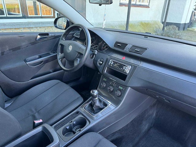 Volkswagen passat 1.6 fsi trendline, 02-sb-lk - afbeelding 4 van  5