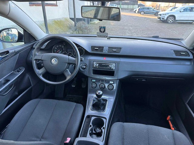 Volkswagen passat 1.6 fsi trendline, 02-sb-lk - afbeelding 8 van  15
