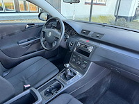 Volkswagen passat 1.6 fsi trendline lage km stand 02-sb-lk - afbeelding 12 van  15
