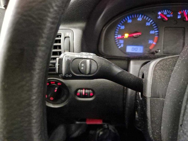 Volkswagen passat 1.6 , xt-vx-85 - afbeelding 3 van  17