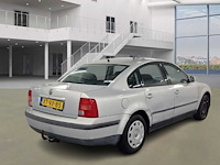 Volkswagen passat 1.6 , xt-vx-85 - afbeelding 11 van  17