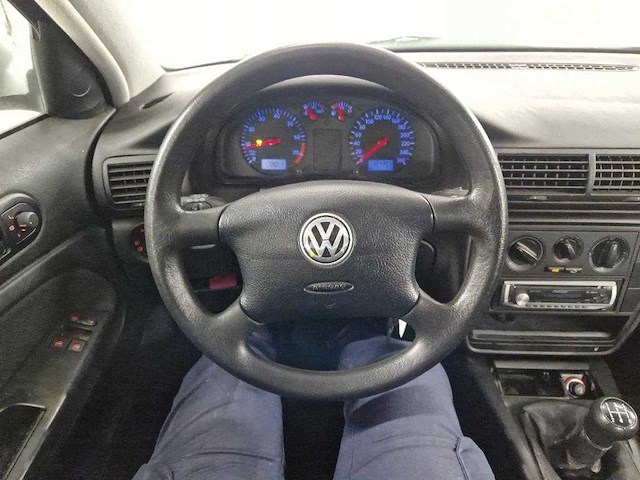 Volkswagen passat 1.6 , xt-vx-85 - afbeelding 15 van  17