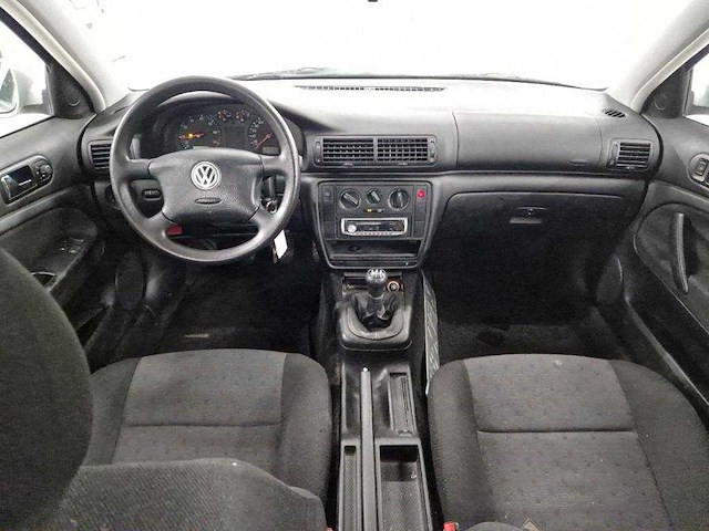 Volkswagen passat 1.6 , xt-vx-85 - afbeelding 17 van  17