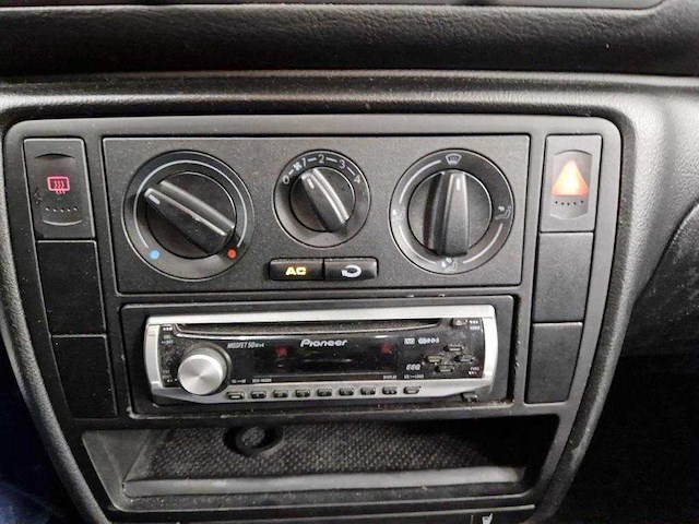 Volkswagen passat 1.6 , xt-vx-85 - afbeelding 4 van  17