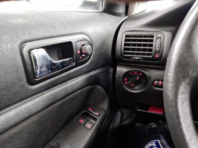 Volkswagen passat 1.6 , xt-vx-85 - afbeelding 16 van  17