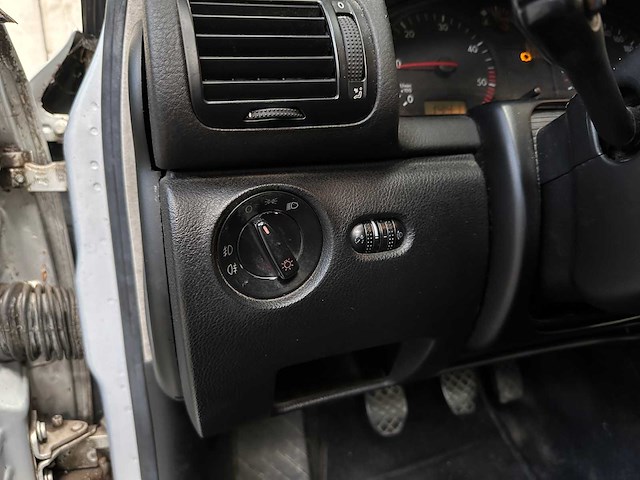 Volkswagen passat 1.9 tdi trendline 90pk 2000, 06-fd-ff - afbeelding 13 van  36