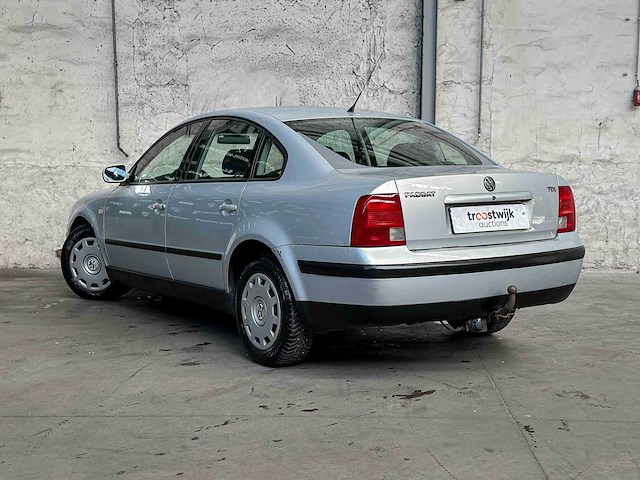 Volkswagen passat 1.9 tdi trendline 90pk 2000, 06-fd-ff - afbeelding 6 van  36