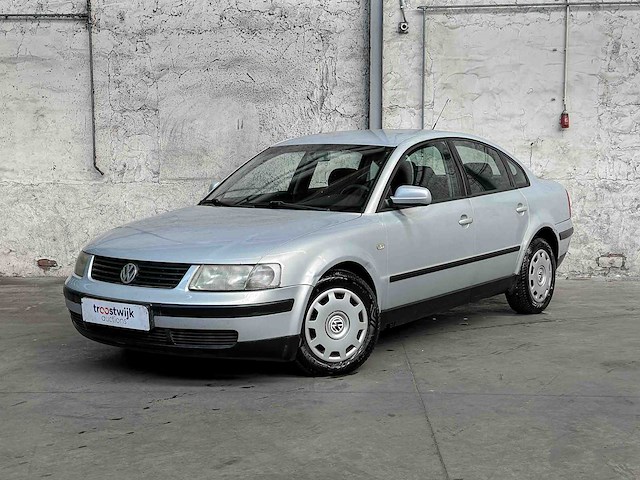 Volkswagen passat 1.9 tdi trendline 90pk 2000, 06-fd-ff - afbeelding 1 van  36