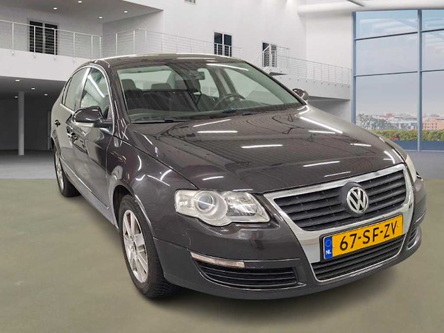 Volkswagen passat 2.0 fsi comfortline, 67-sf-zv - afbeelding 7 van  13