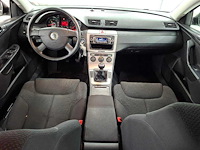 Volkswagen passat 2.0 fsi comfortline, 67-sf-zv - afbeelding 12 van  13