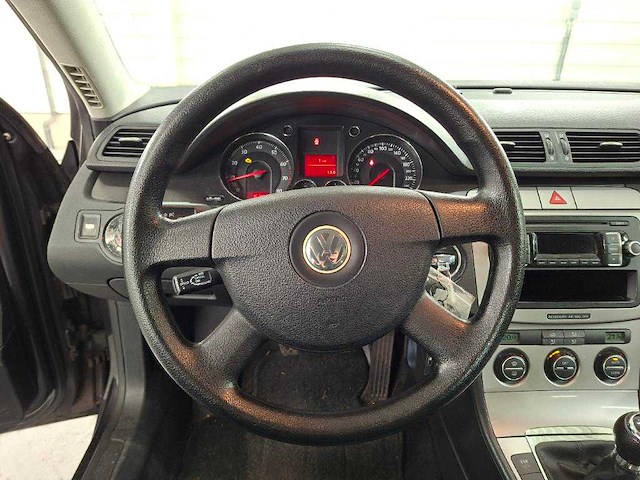 Volkswagen passat 2.0 fsi comfortline, 67-sf-zv - afbeelding 13 van  13