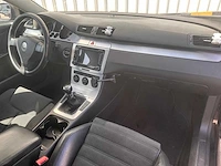 Volkswagen passat 2.0 fsi highline, 17-rk-rf - afbeelding 2 van  17