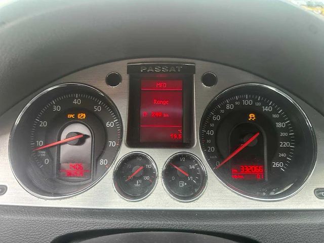 Volkswagen passat 2.0 fsi highline, 17-rk-rf - afbeelding 9 van  17