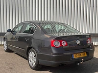 Volkswagen passat 2.0 fsi highline, 17-rk-rf - afbeelding 12 van  17