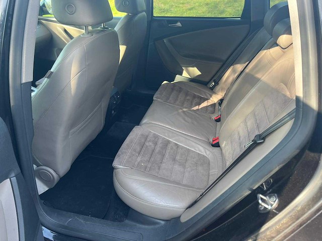 Volkswagen passat variant - 2.0 tdi highline, 95-hsg-6 - afbeelding 2 van  6