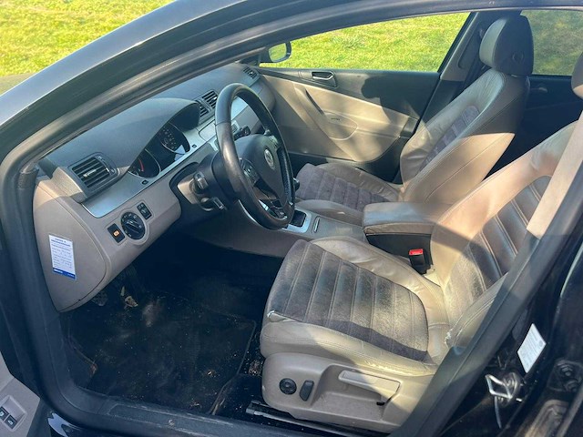 Volkswagen passat variant - 2.0 tdi highline, 95-hsg-6 - afbeelding 8 van  19