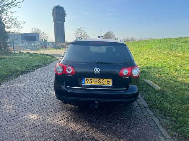 Volkswagen passat variant - 2.0 tdi highline, 95-hsg-6 - afbeelding 15 van  19