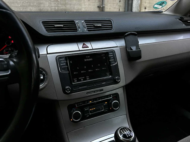 Volkswagen passat variant 1.4 tsi comfl bluemotion 122pk 2010 (origineel-nl), 86-lfp-6 - afbeelding 18 van  60