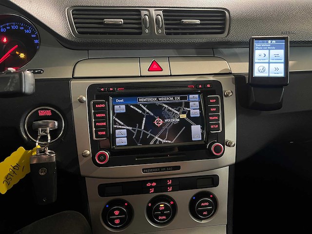 Volkswagen passat variant 1.4 tsi comfortline, 57-gsz-3 - afbeelding 4 van  19