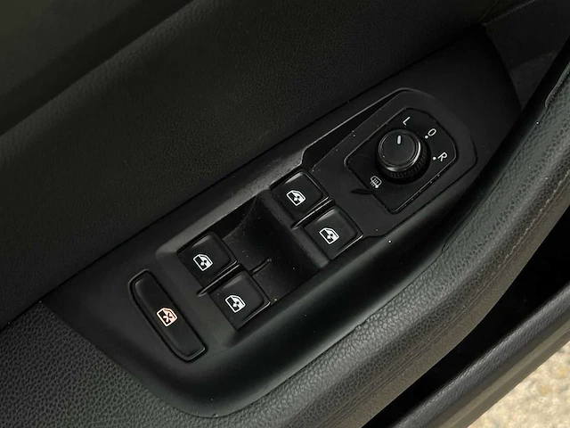 Volkswagen passat variant 1.4 tsi gte highline | hn-315-k - afbeelding 18 van  48