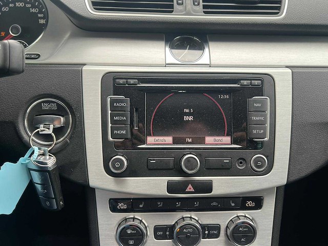 Volkswagen passat variant 1.4 tsi highl. blm automaat; 55-tfd-3 - afbeelding 13 van  23