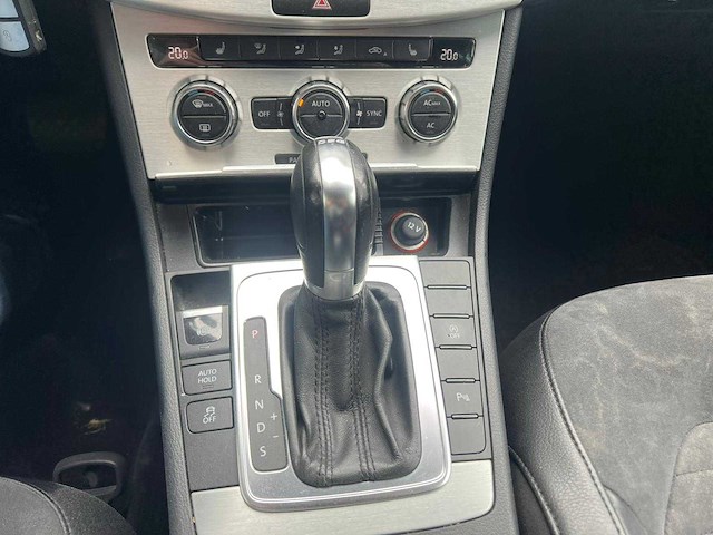 Volkswagen passat variant 1.4 tsi highl. blm automaat; 55-tfd-3 - afbeelding 15 van  23