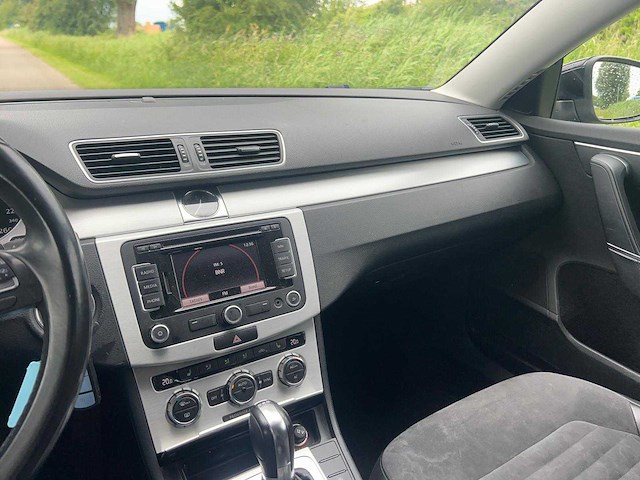 Volkswagen passat variant 1.4 tsi highl. blm automaat; 55-tfd-3 - afbeelding 22 van  23