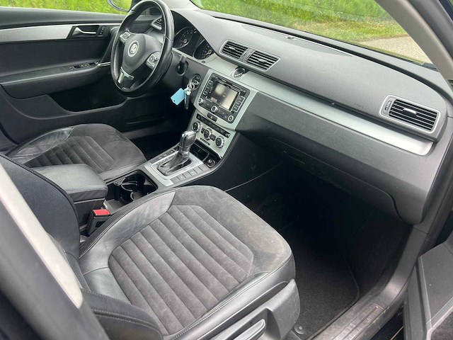 Volkswagen passat variant 1.4 tsi highl. blm automaat; 55-tfd-3 - afbeelding 9 van  10