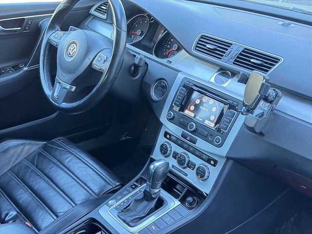 Volkswagen passat variant 1.4 tsi highline blue motion 2012 | 71-thx-9 - afbeelding 8 van  31