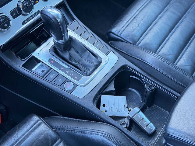 Volkswagen passat variant 1.4 tsi highline blue motion 2012 | 71-thx-9 - afbeelding 18 van  31