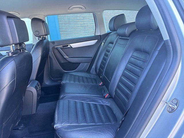 Volkswagen passat variant 1.4 tsi highline blue motion 2012 | 71-thx-9 - afbeelding 21 van  31