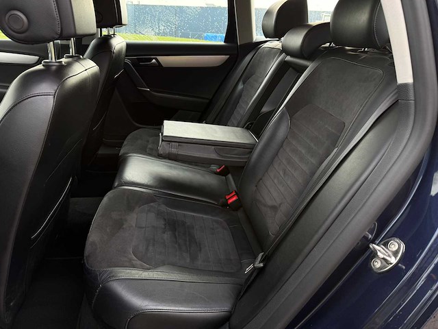 Volkswagen passat variant 1.4 tsi highline bluemotion automaat; 93-snv-1 - afbeelding 2 van  18