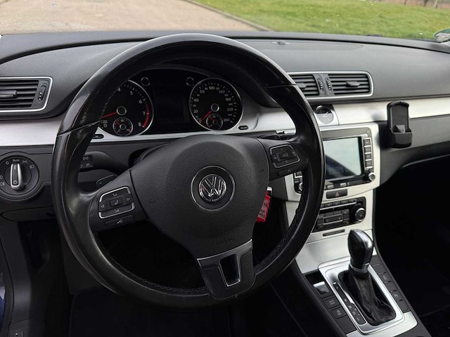 Volkswagen passat variant 1.4 tsi highline bluemotion automaat; 93-snv-1 - afbeelding 16 van  18