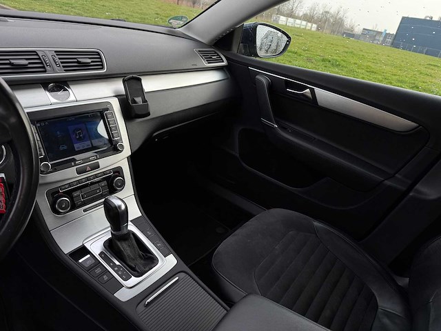 Volkswagen passat variant 1.4 tsi highline bluemotion automaat; 93-snv-1 - afbeelding 13 van  14